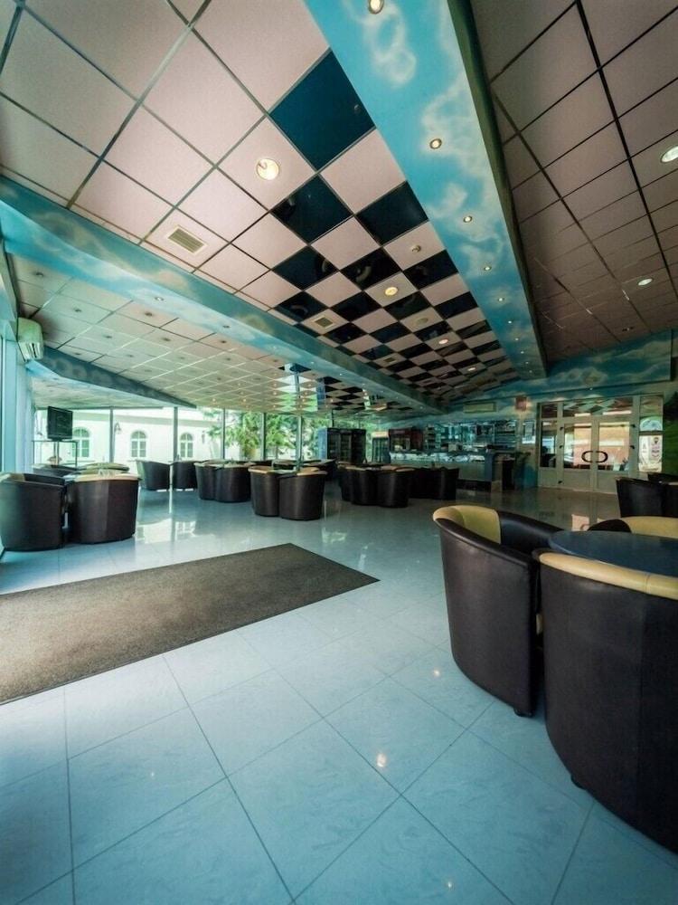 Hotel Macola Korenica Ngoại thất bức ảnh