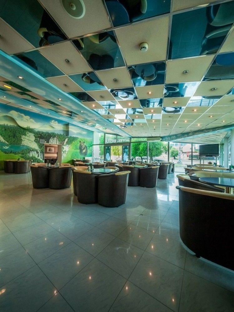 Hotel Macola Korenica Ngoại thất bức ảnh